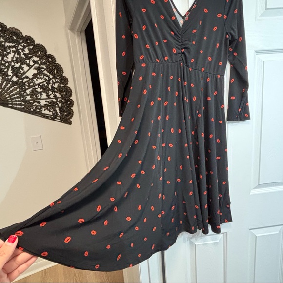TORRID - Black Knit A-Line Dress with Red Kiss Print, Size 00 NWT, US Size 10 - Picture 8 of 16